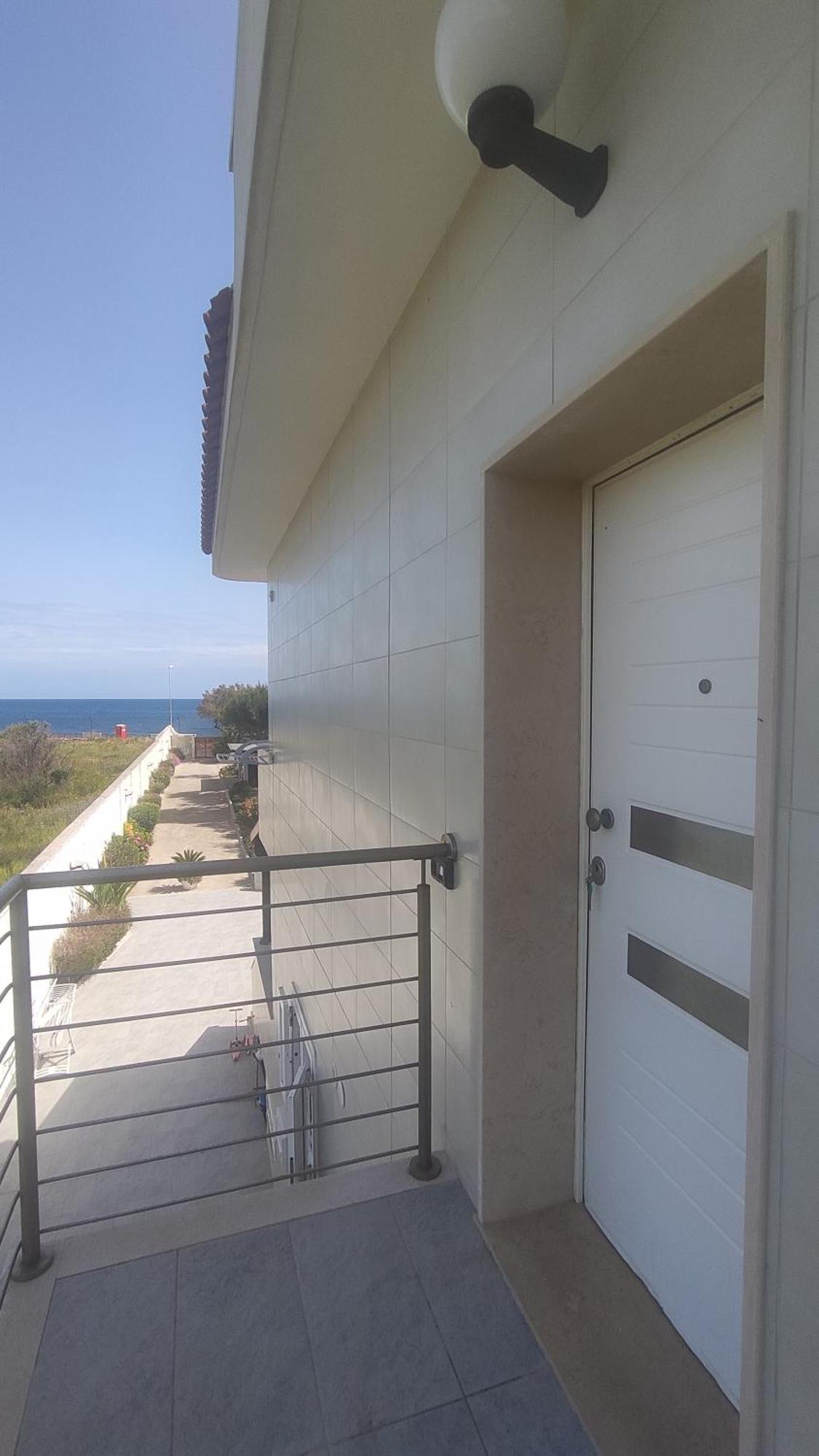 Seagull Apartments - Front And Sea View & Airport Bari Eksteriør billede